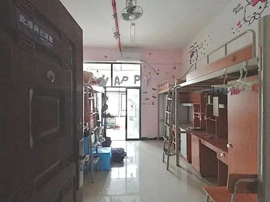 湖南男子学院宿舍前提怎样样,有空协调自力洗手间吗？（附宿舍图片）