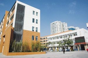 南京航空航天大学从属高等中学简介概略（建校汗青、地点、师资、校训、情况）