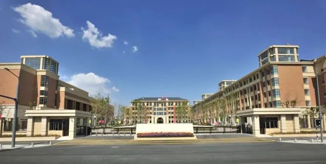 南都门范大学从属中学秦淮科技高中有几个校区_地点别离在哪?