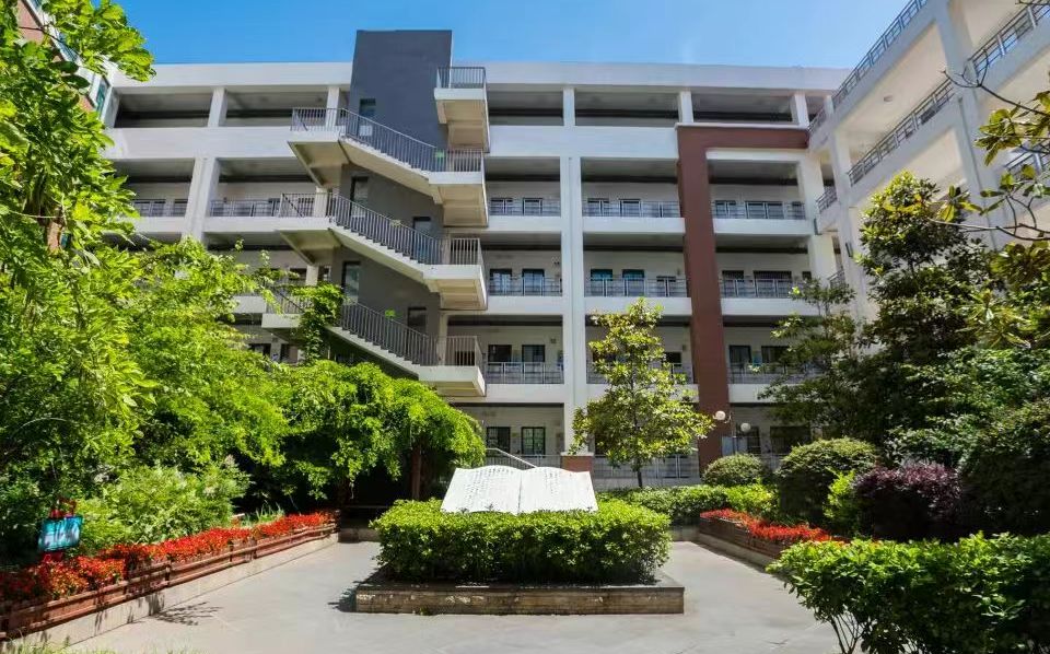 南京市板桥中学简介概略(建校汗青、地点、师资、校训、情况)
