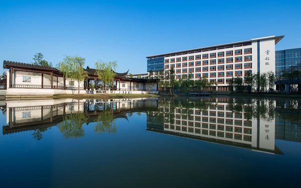 昆山中学简介概略（建校汗青、地点、师资、校训、情况）