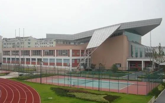 昆山震川高等中学简介概略（建校汗青、地点、师资、校训、情况）
