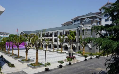 姑苏一中简介概略（建校汗青、地点、师资、校训、情况）