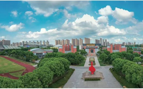 常熟市中学地点在那里_在哪一个区？