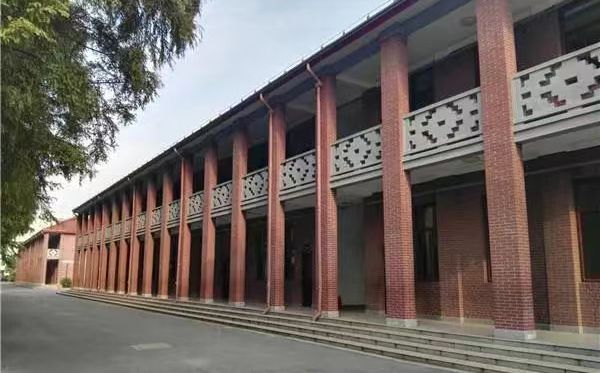昆山市柏庐高等中学简介概略（建校汗青、地点、师资、校训、情况）