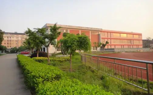 吴江平望中学简介概略（建校汗青、地点、师资、校训、情况）