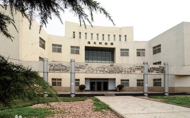 河南省尝试中学简介概略（建校汗青、地点、师资、校训、情况）
