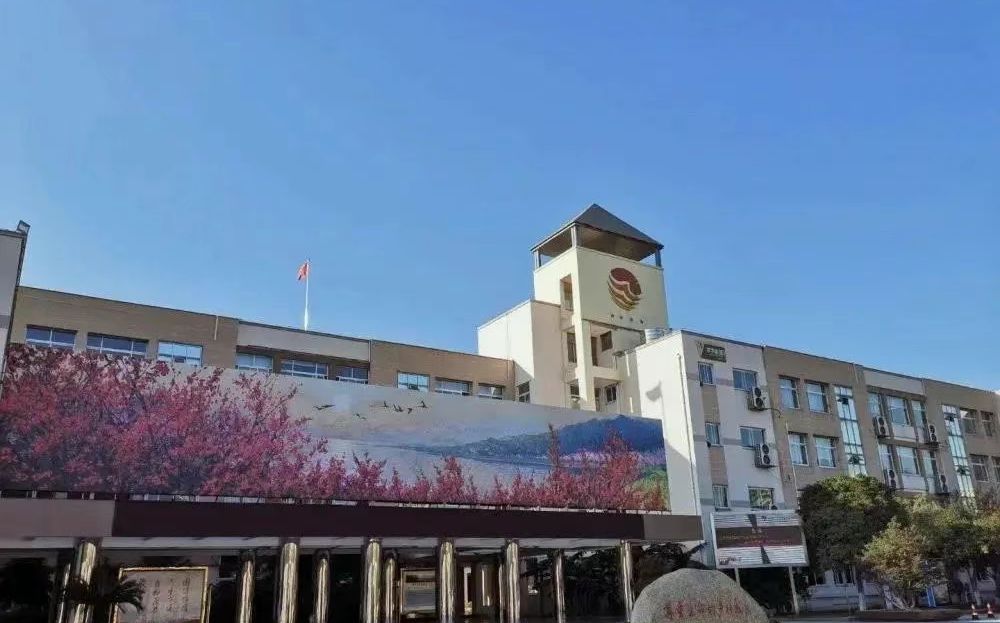 暨阳高中简介概略（建校汗青、地点、师资、校训、情况）