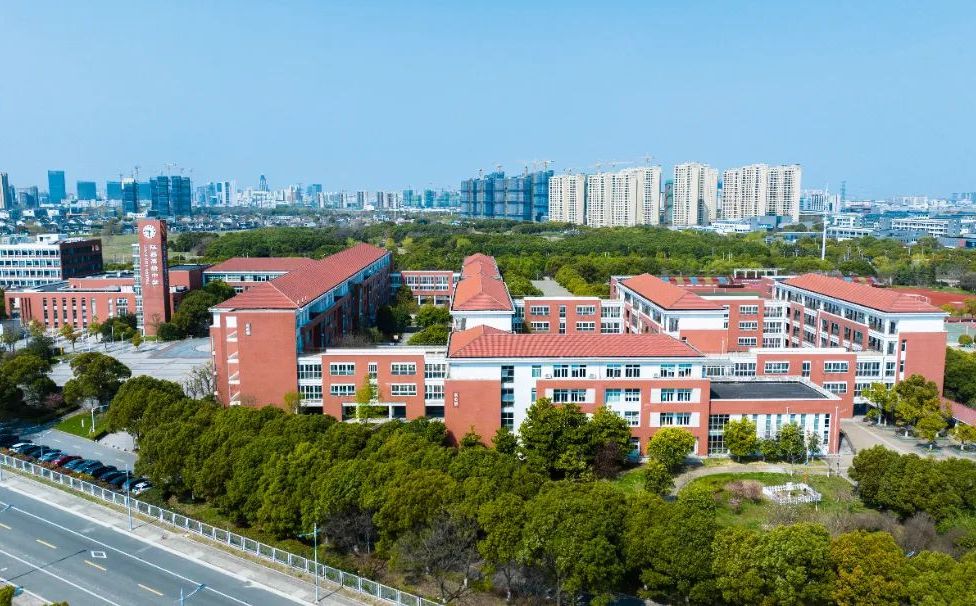 姑苏市陆慕高等中学简介概略（建校汗青、地点、师资、校训、情况）
