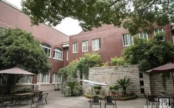 姑苏市第四中学简介概略（建校汗青、地点、师资、校训、情况）