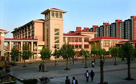 郑州市第七中学简介概略(建校汗青、地点、师资、校训、情况)