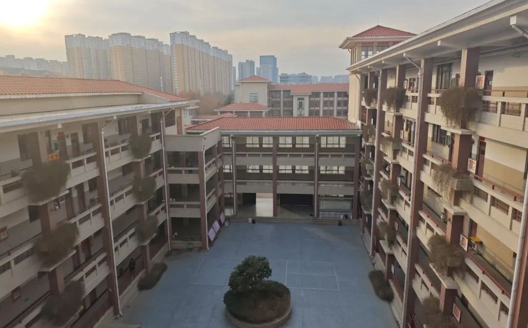 郑州市第七中学地点在那里_位于哪一个区？