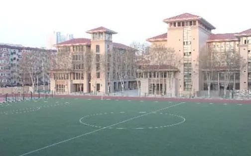 郑州市第二中学简介概略（建校汗青、地点、师资、校训、情况）