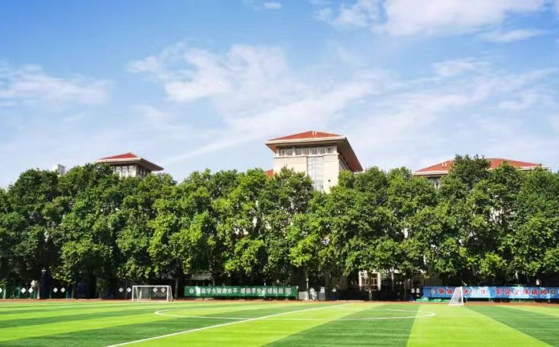 郑州市第二中学在郑州的排名第几,南外属于甚么层次？