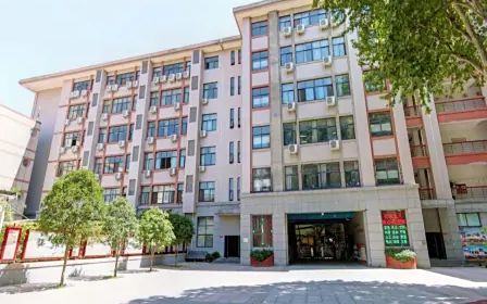 郑州市第七高等中学在郑州的排名第几,南外属于甚么层次？