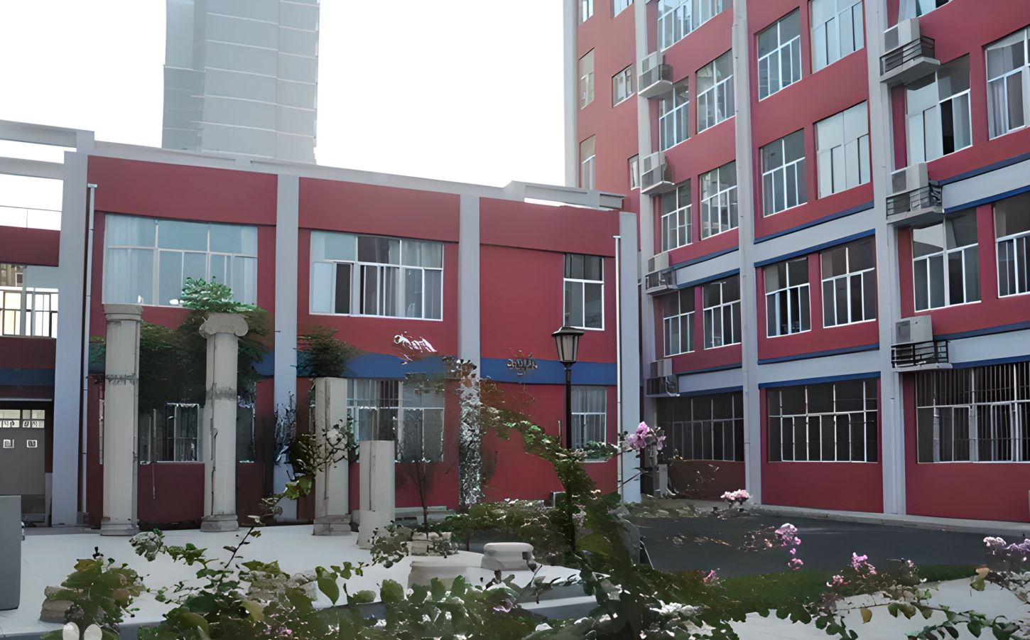 郑州市106中学在郑州的排名第几,南外属于甚么层次？