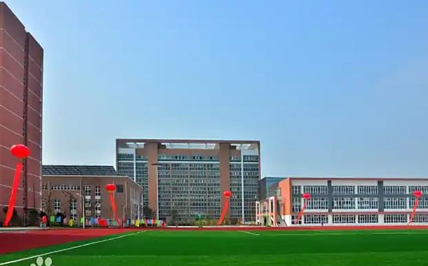 合肥一六八中学是公立仍是私立,是重点中学吗？