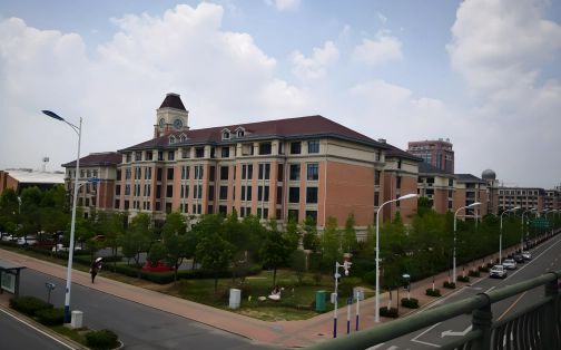 合肥市第七中学是公立仍是私立,是重点中学吗？