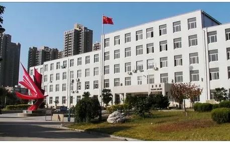合肥市第二中学简介概略（建校汗青、地点、师资、校训、情况）
