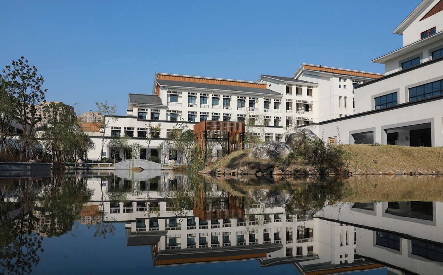 杭州学军中学有几个校区_别离在哪?