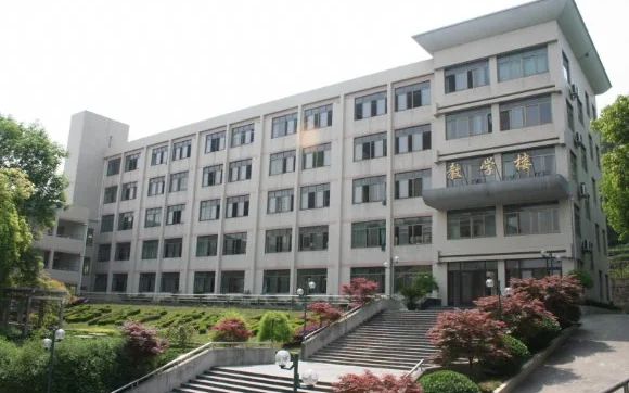 杭州市西湖高等中学在杭州的排名第几,属于甚么层次？