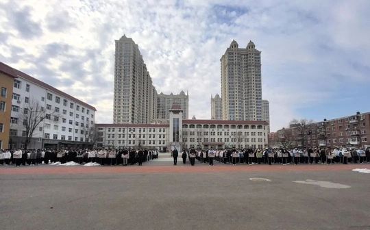 哈尔滨市第四中黉舍简介概略（建校汗青、地点、师资、校训、情况）