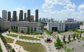 沈阳市第一二0中学是公立仍是私立,是重点中学吗？