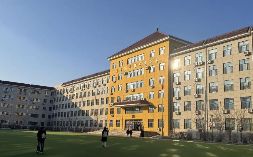 西南师范大学从属中黉舍区在哪_在甚么区？
