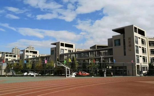 天津市第四十二中学简介概略（建校汗青、地点、师资、校训、情况）