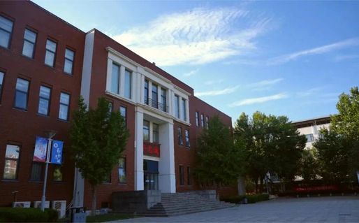 天津市第二耀华中学是公立仍是私立,是重点中学吗？