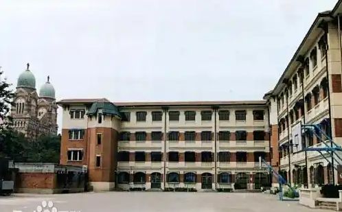 天津市第二十一中学是公立仍是私立,是重点中学吗？