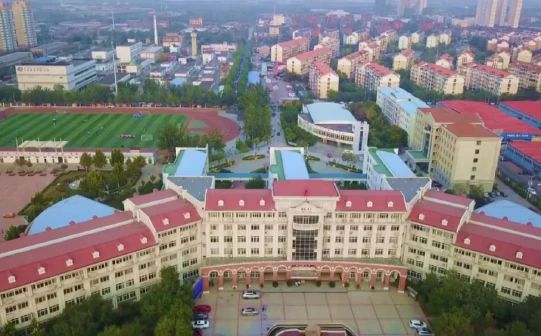 天津市第四十七中学是公立仍是私立,是重点中学吗？