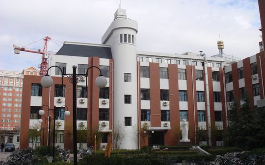 天津市第四十一中黉舍区在哪_在甚么区？