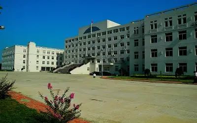 杨柳青第一中学简介概略（建校汗青、地点、师资、校训、情况）