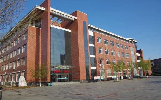 石家庄市鹿泉区第一中学简介概略（建校汗青、地点、师资、校训、情况）