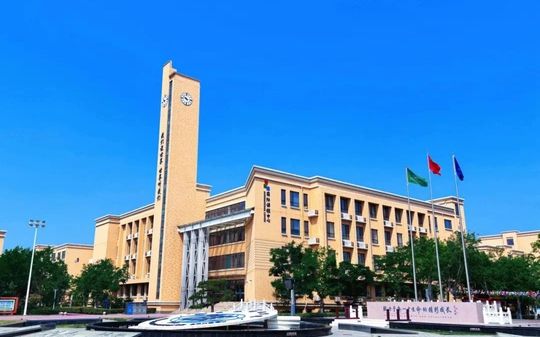 济南本国语黉舍校区在哪_在甚么区？