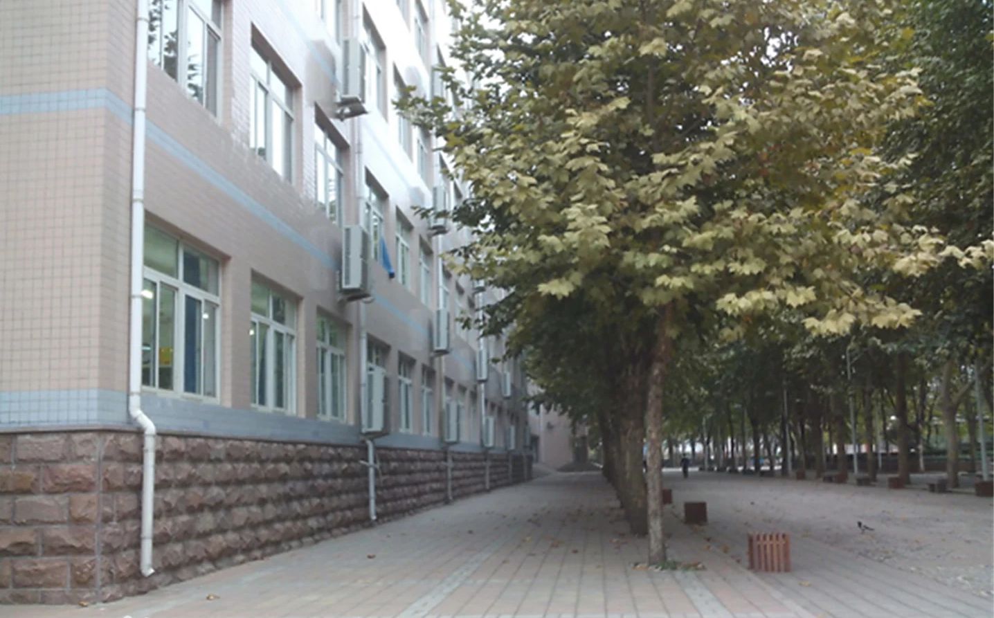济南市历城第二中学是公立仍是私立,是重点中学吗？
