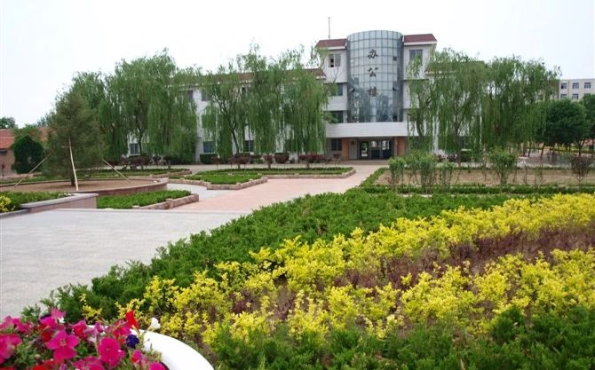 商河县第一中黉舍区在哪_在甚么区？
