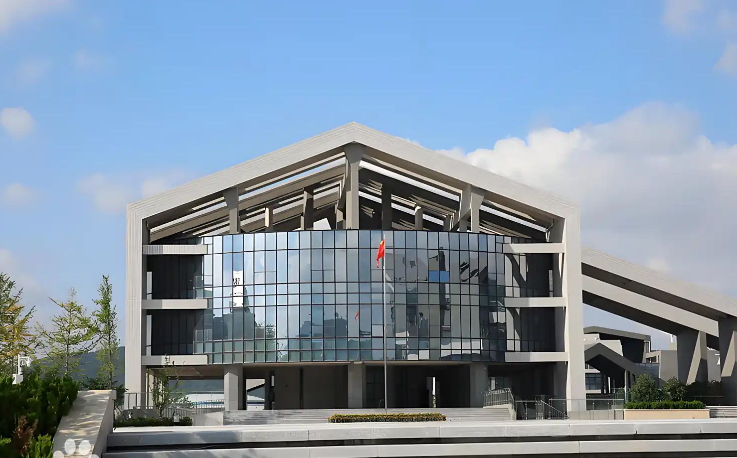 山东省青岛第六中黉舍区在哪_在甚么区?