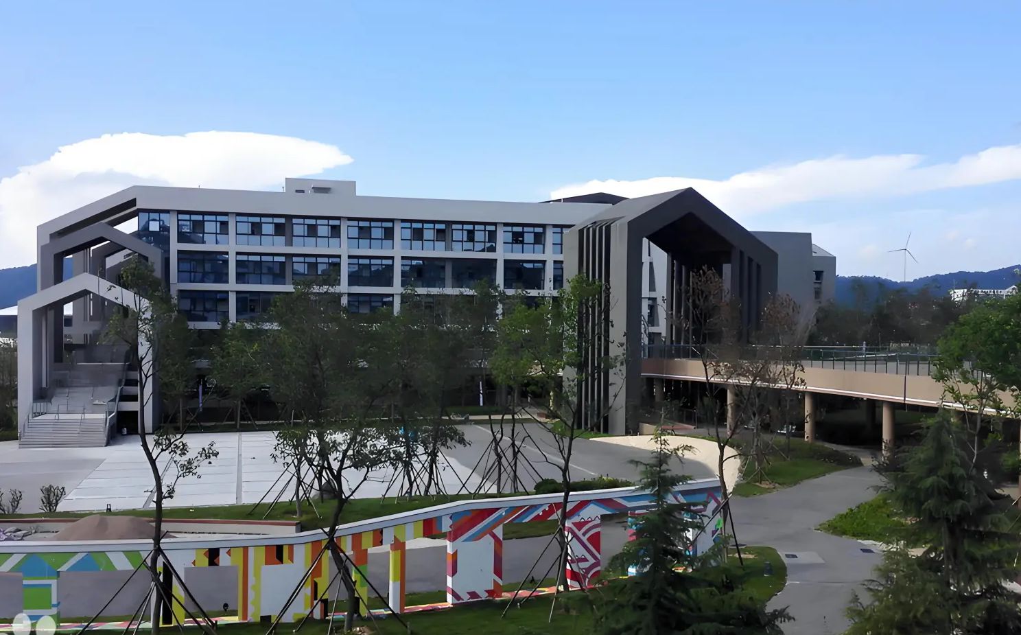 山东省青岛第六中学在青岛的排名第几,属于甚么层次？