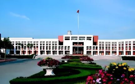 胶南第一高等中学简介概略（建校汗青、地点、师资、校训、情况）