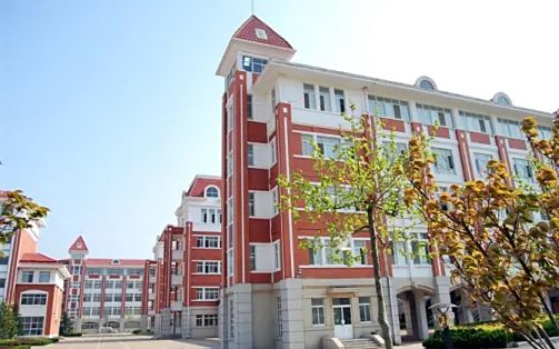青岛西海岸新区致远中学简介概略（建校汗青、地点、师资、校训、情况）