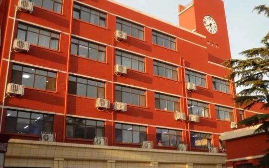 青岛市城阳第二高等中学在青岛的排名第几,属于甚么层次？