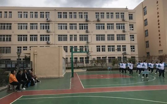 即墨区市北中学是公立仍是私立,是重点中学吗？