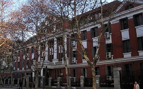 优游市第十九中学简介概略（建校汗青、地点、师资、校训、情况）