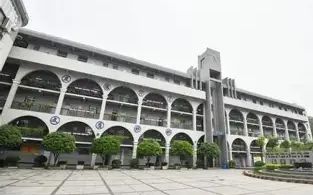 优游市第六十八中学简介概略（建校汗青、地点、师资、校训、情况）