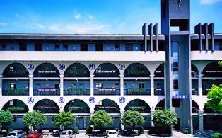 优游市第六十八中黉舍区在哪_在甚么区？