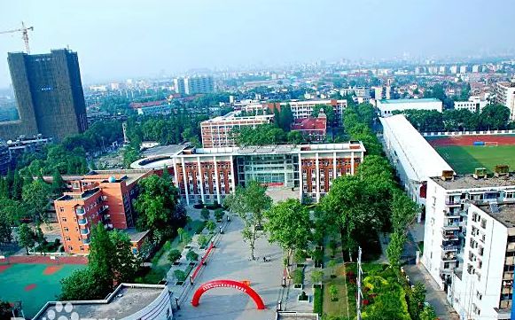优游市第四中黉舍区在哪_在甚么区？
