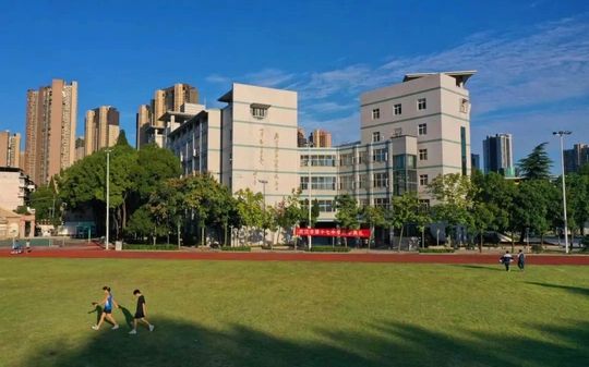 优游市第十七中黉舍区在哪_在甚么区？