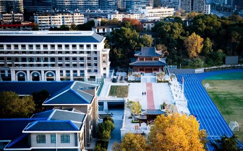 湖北省武昌尝试中学是公立仍是私立,是重点中学吗？